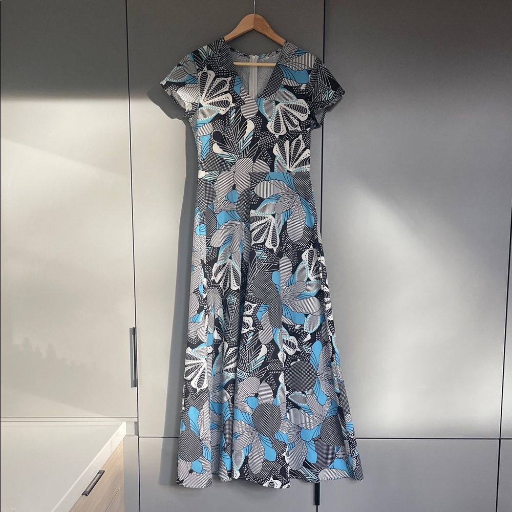 Vintage Floral Blue and black Dress with v-neck
